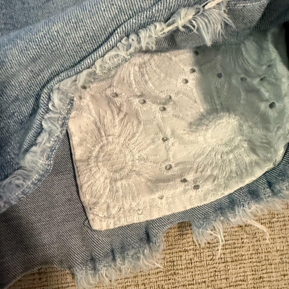 AE Next Level High-Waisted Ripped Denim Short Short size 14 - Picture 5 of 7